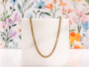 Flat curb chain