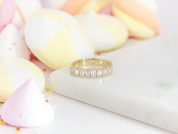 Sugar Wonderland - Emerald Cut Natural Band
